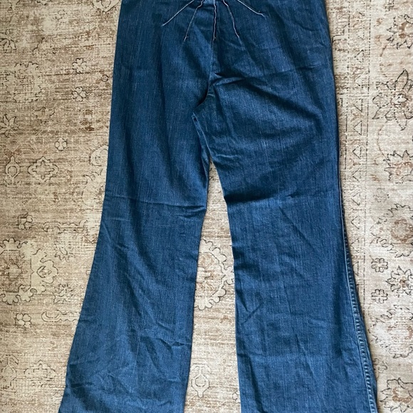 Free People Ray of Sunshine Jeans
Good condition , discontinued style
Size 30 - Picture 7 of 9